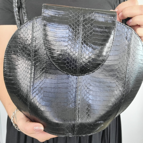 Vintage Made in Italy Faux Crocodile Black Handbag Textured Flap Closure Grunge‎ - Picture 15 of 17